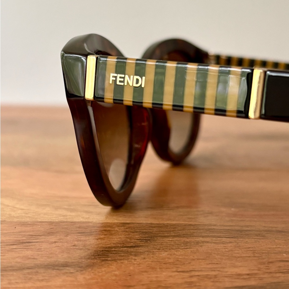 FENDI Women’s Tortoiseshell Sunglasses w Signature Black & Gold Stripe Temples